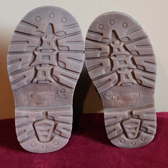 Chelsea Leather Boots Side Zip Flat with Elastic Side Tabs Sizing EU 22 US 6 - Picture 7 of 9